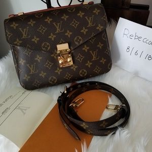 🎉🎉SOLD🎉🎉Auth Louis Vuitton Pochette Metis Mono